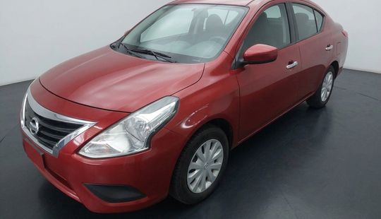 Nissan • Versa