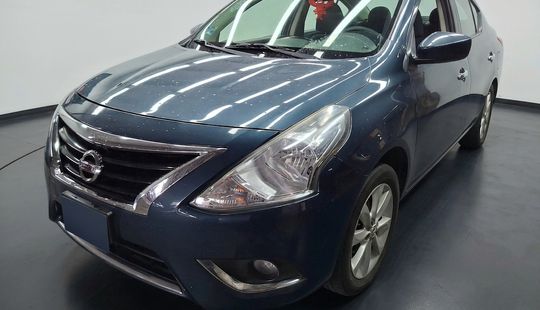 Nissan • Versa