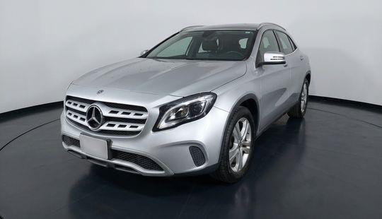 Mercedes Benz • Clase GLA