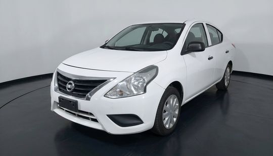 Nissan • Versa