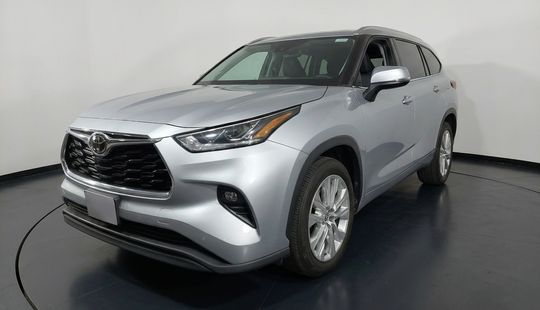 Toyota • Highlander