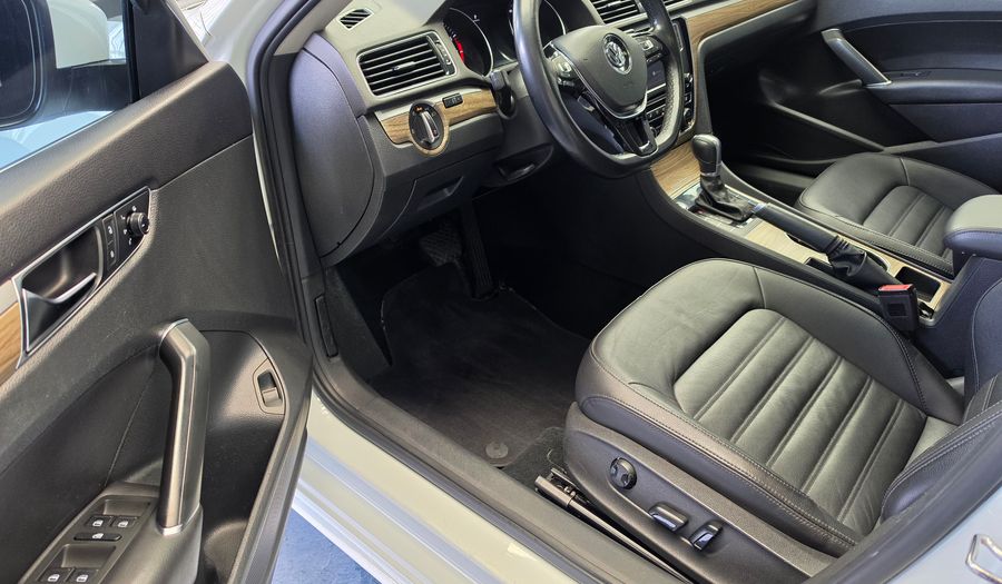 Volkswagen Passat 2.5 HIGHLINE AUTO Sedan 2018