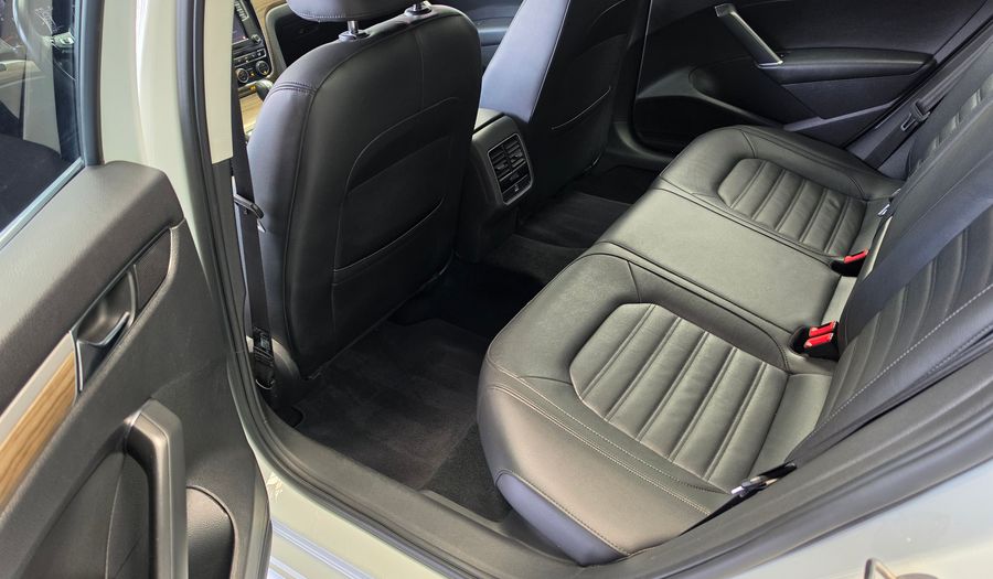 Volkswagen Passat 2.5 HIGHLINE AUTO Sedan 2018