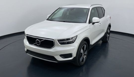 Volvo • XC40