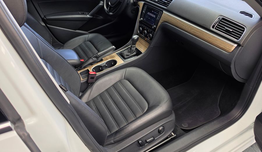 Volkswagen Passat 2.5 HIGHLINE AUTO Sedan 2018