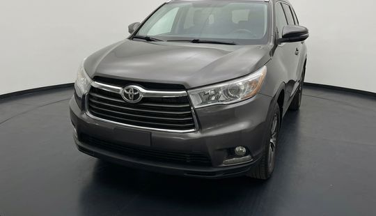 Toyota • Highlander