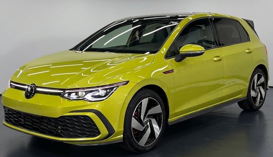 Volkswagen • Golf