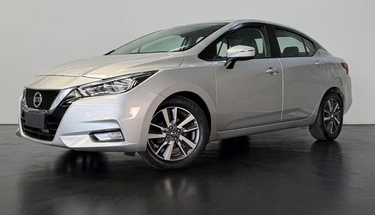 Nissan • Versa
