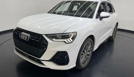 Audi • Q3