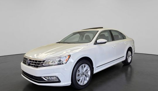 Volkswagen • Passat