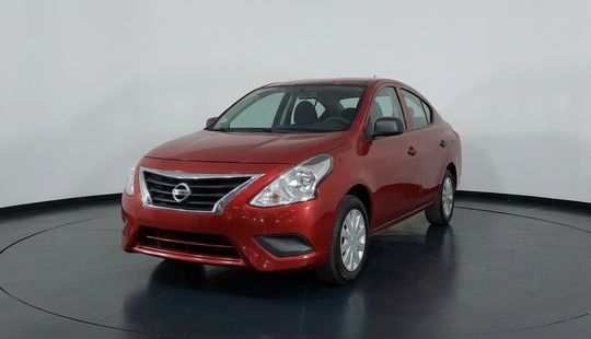 Nissan • Versa