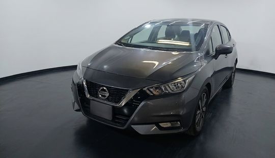 Nissan • Versa