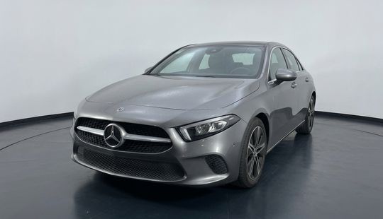 Mercedes Benz • Clase A