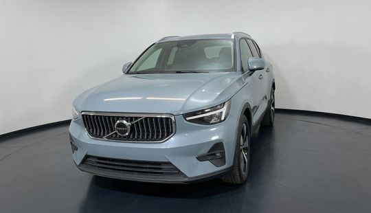 Volvo • XC40