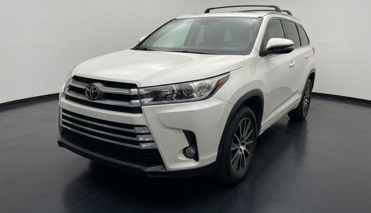 Toyota • Highlander