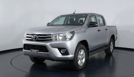 Toyota • Hilux