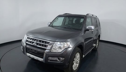 Mitsubishi • Montero