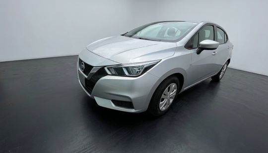 Nissan • Versa