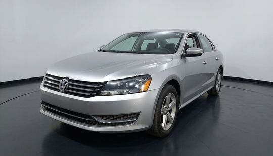Volkswagen • Passat