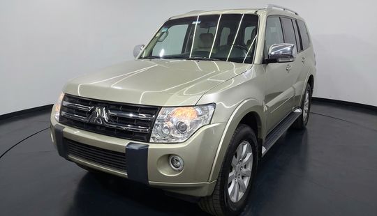 Mitsubishi • Montero