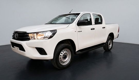 Toyota • Hilux