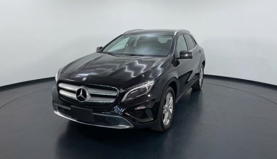 Mercedes Benz • Clase GLA
