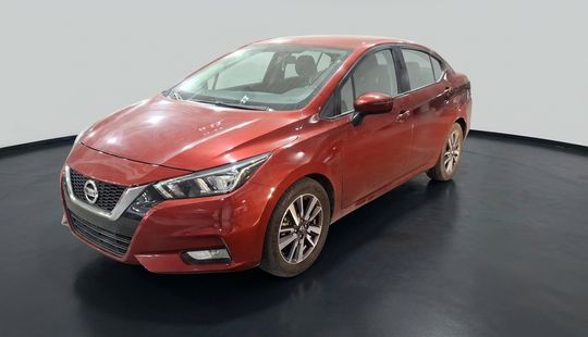 Nissan • Versa