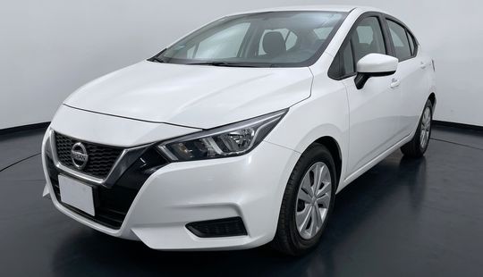 Nissan • Versa