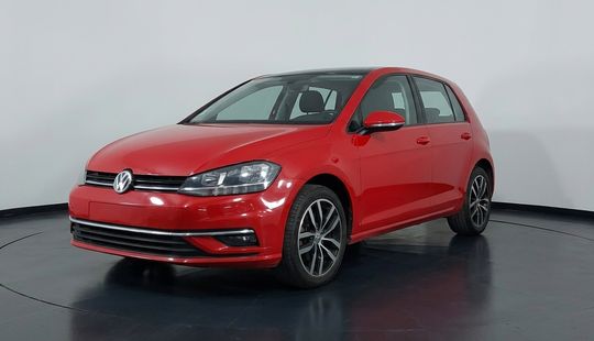 Volkswagen • Golf