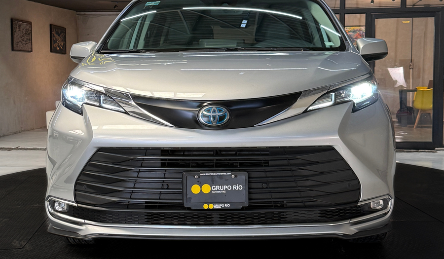 Toyota Sienna 2.5 HEV XLE PIEL AUTO Minivan 2022