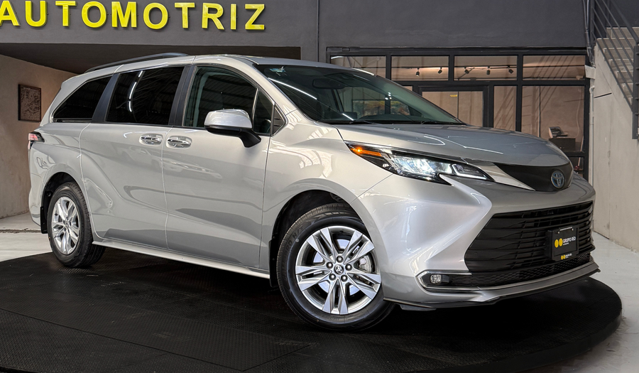 Toyota Sienna 2.5 HEV XLE PIEL AUTO Minivan 2022