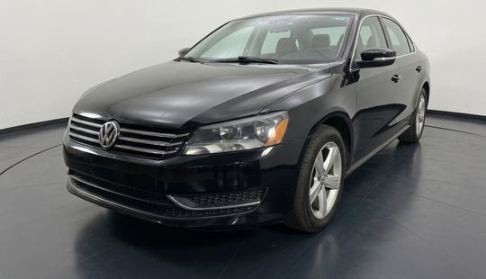Volkswagen • Passat