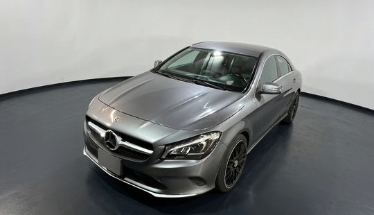 Mercedes Benz • Clase CLA