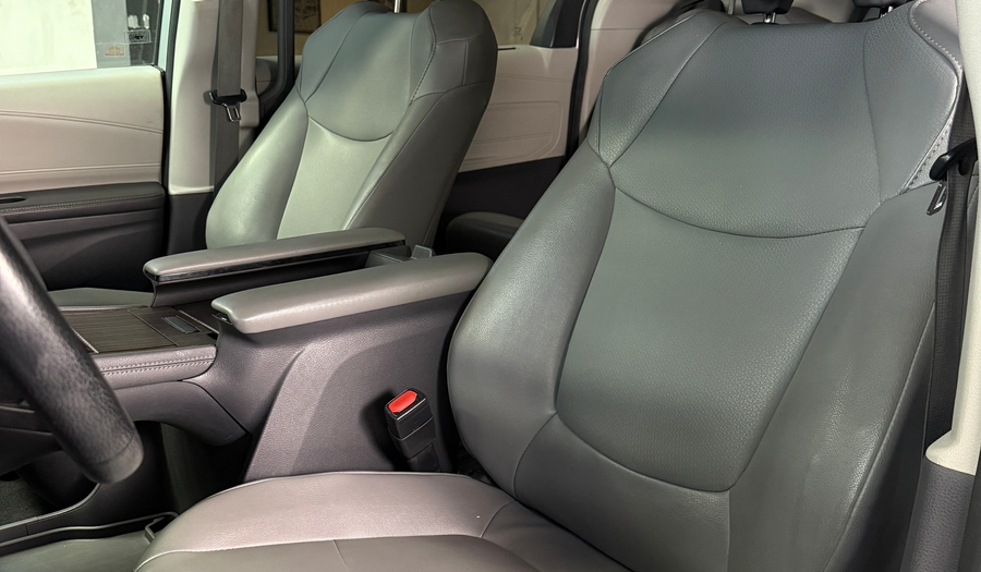 Toyota Sienna 2.5 HEV XLE PIEL AUTO Minivan 2022