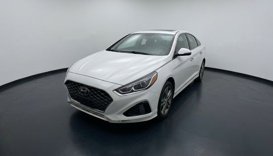 Hyundai • Sonata