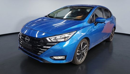 Nissan • Versa