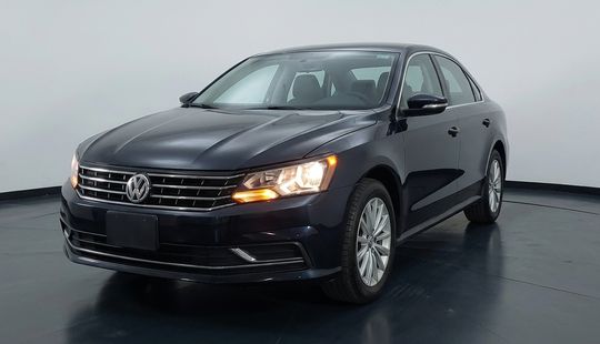 Volkswagen • Passat