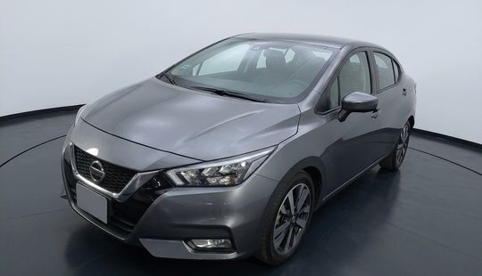 Nissan • Versa
