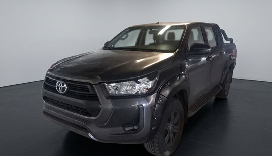 Toyota • Hilux