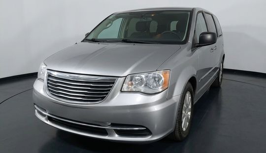 Chrysler • Town & Country