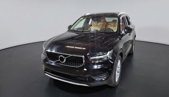 Volvo • XC40