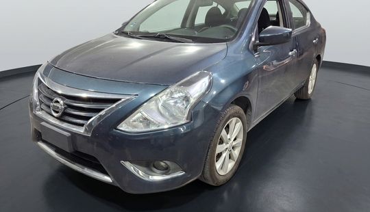 Nissan • Versa