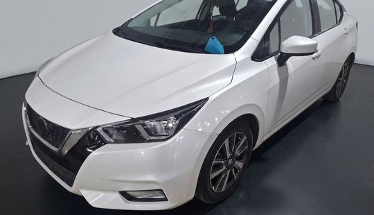 Nissan • Versa