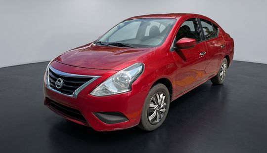 Nissan • Versa