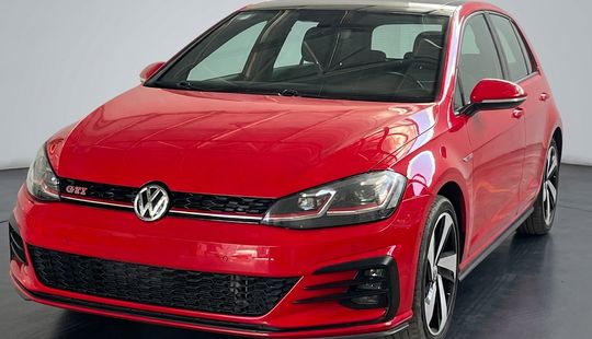 Volkswagen • Golf