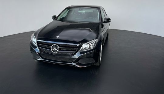 Mercedes Benz • Clase C