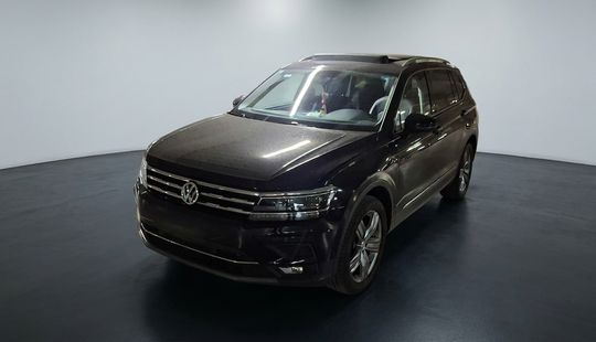 Volkswagen • Tiguan