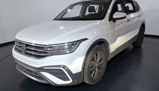 Volkswagen • Tiguan