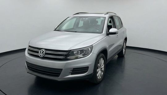 Volkswagen • Tiguan