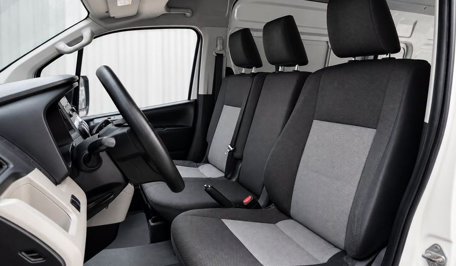 Toyota Hiace 2.8 PANEL SUPERLARGA DIESEL Van 2020